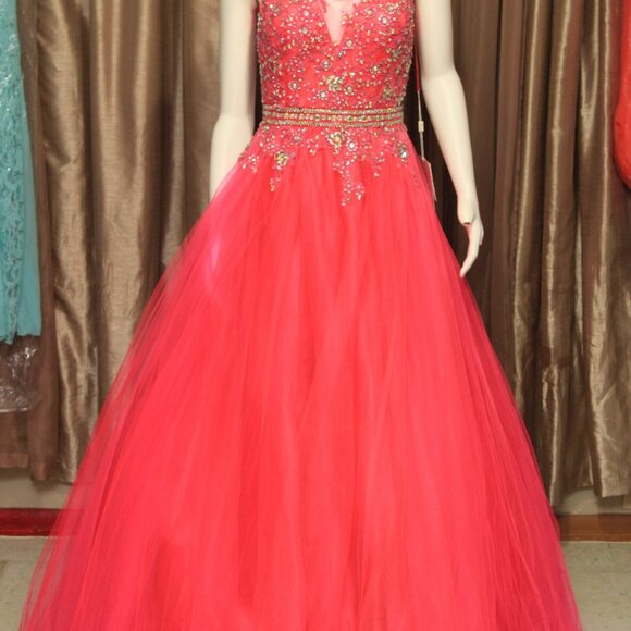 Dress - Picture 5 of 6